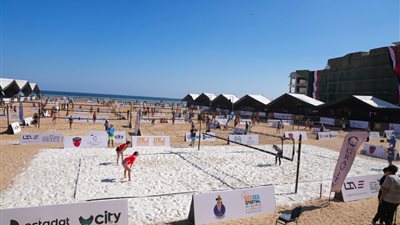 بمشاركة 30 دولة.. انطلاق مهرجان ذا كلاش للكرة الطائرة الشاطئية للهواة بسهل حشيش