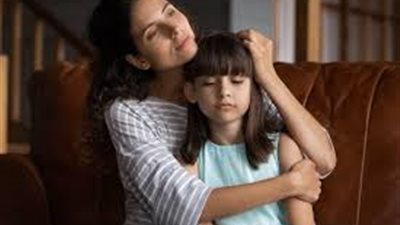 كيف أمنع طفلتي من لمس منطقتها الحساسة؟