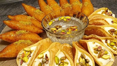 حلويات رمضان 2025..  طريقة عمل القطايف بالكاسترد في مطبخك