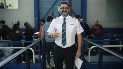 الحلقة الأولى من مسلسل الكابتن.. ذعر بين الركاب في طائرة يقودها أكرم حسني