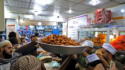 طقوس شهر رمضان في اليمن 2025.. 7 مظاهر لاستقبال شهر الفرحة 