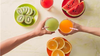 أستاذ بالقومي للبحوث يكشف فوائد تناول العصائر الطبيعية على الإفطار في رمضان