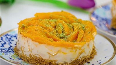 حلويات رمضان 2025..  طريقة عمل تشيز كيك الكنافة في مطبخك