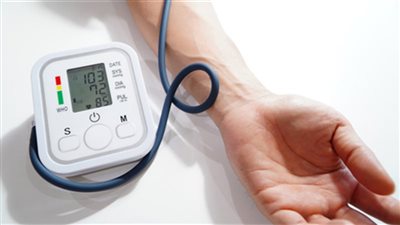 الصحة تكشف 7 نصائح غذائية في رمضان لمرضى ضغط الدم المرتفع