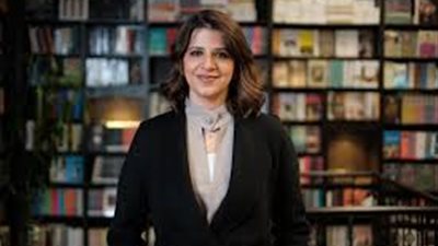   بثينة العيسى | كاتبة كويتية حصلت على شهادة الماجستير في إدارة الأعمال