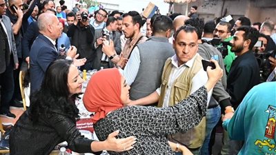 الآلاف في حفل إفطار المطرية.. ووزيرة التضامن تشارك 