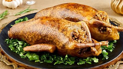 طريقة عمل الحمام المحشي بخلطة مميزة علي سفرة رمضان 2025