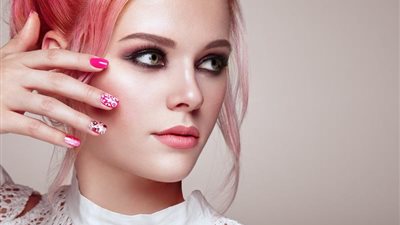 لإطلالة جذابة.. أجدد صيحات الأظافر لربيع وصيف 2025