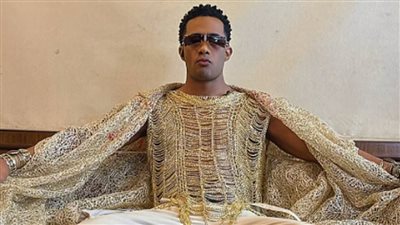 محمد رمضان يصدم الجمهور بإطلالة ذهبية عيار 24 