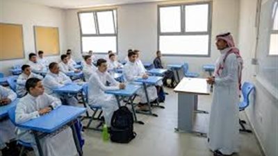 غياب الطلاب يشعل الجدل في السعودية.. وحقوق الإنسان تحذر