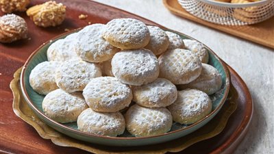 تفسير رؤية كعك العيد فى المنام وعلاقته بكسب المال الحلال وزيادة الرزق