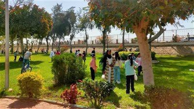 إقبال كبير على زيارة حدائق الرى بالقناطر الخيرية والمركز الثقافي الأفريقي بأسوان والنصب التذكاري بالسد العالى 