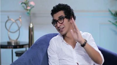 مخرج لام شمسية يحسم الجدل حول استخدام «اسلمي يا مصر» 