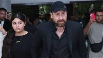 نجوم الفن يتوافدون على عزاء زوجة نضال الشافعي (صور)