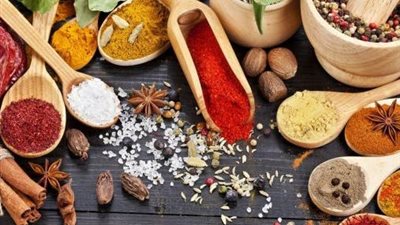 لربات البيوت.. أفضل النصائح لتخزين التوابل والبهارات أطول فترة ممكنة 