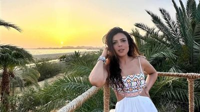 بالتاتو.. ناهد السباعي تثير الجدل بإطلالة جريئة