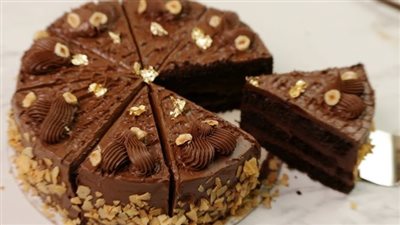 طريقة عمل كيكة الفادج بالشوكولاتة الشهية بخطوات سهلة 