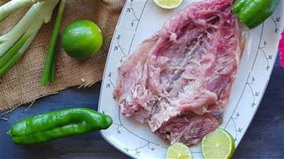 قبل عيد شم النسيم.. طريقة تخليل الفسيخ في المنزل مثل المحلات 