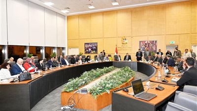 وزير الإسكان يعقد اجتماعه الدوري مع أعضاء البرلمان بمجلسي النواب والشيوخ