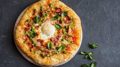 لإفطار صحي..  طريقة عمل بيتزا البيض بخطوات سهلة في مطبخك