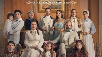 حريق هائل يلتهم موقع تصوير مسلسل تركي شهير.. ووفاة المنتج تشعل الجدل 