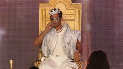 على أغنية الملك.. محمد رمضان يظهر بالشيشة بمهرجان كوتشيلا في أمريكا