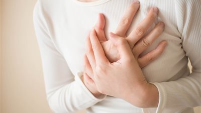 بعد وفاة صبحي عطري.. تعرف على أعراض الذبحة الصدرية وطريقة التعامل معها