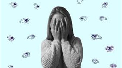 الرهاب الاجتماعي أصبح ظاهرة.. كيف نحمي الشباب منه؟