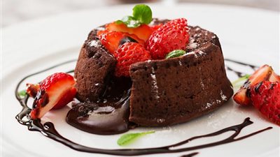 طريقة عمل المولتن كيك بالشوكولاتة بمذاق شهي  مثل المحلات 