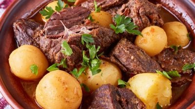 أحلى من المطاعم.. طريقة عمل كباب حلة بالبطاطس في المنزل