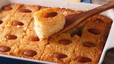 طريقة عمل الهريسة بالسميد بطعم ومذاق رائع مثل الجاهزة 