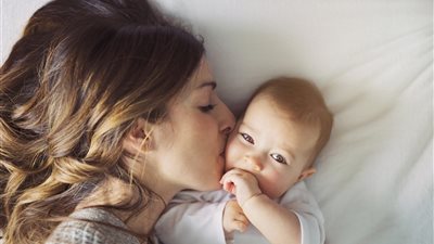 تفسير حلم الولادة فى المنام للعزباء والمتزوجة والحامل 