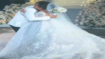 بفستان أبيض منفوش.. الصور الأولى من حفل زفاف الفنانة رنا رئيس