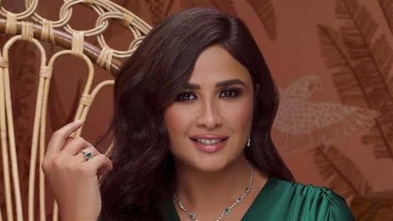 ياسمين عبد العزيز