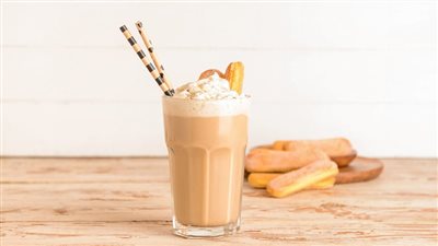 لذيذ ومنعش .. طريقة عمل ميلك شيك اللوتس مثل المحلات 