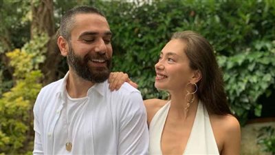 نسليهان أتاغول تحتفل بعيد الأم لأول مرة بنيولوك جديد 