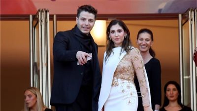 اليوتيوبر أنس مروة وزوجته أصالة يتألقان في مهرجان كان 2025