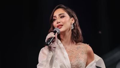 بسمة بوسيل تروّج لأغنيتها الجديدة بإطلالة جريئة 