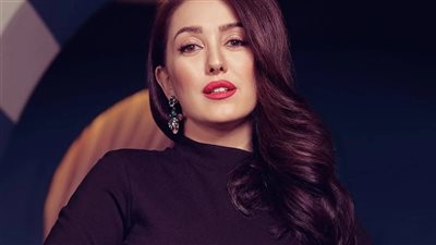 كندة علوش تنهار بالبكاء أثناء مسرحية «كل حاجة حلوة» 