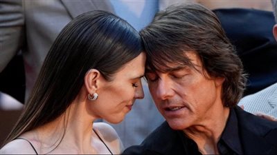 هايلي أوتويل ترد على شائعات ارتباطها بـ توم كروز