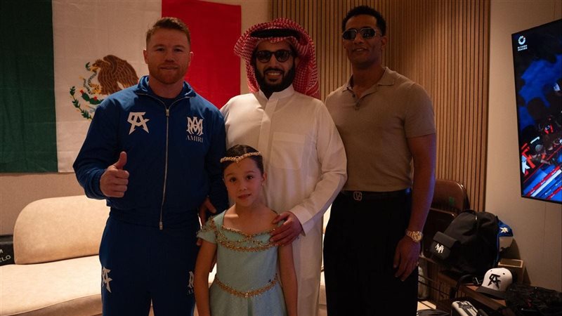 محمد رمضان مع تركي