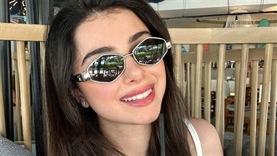 عودة جريئة للبنانية ماريتا الحلاني بعد طلاقها من خلال كليب «ناسي»