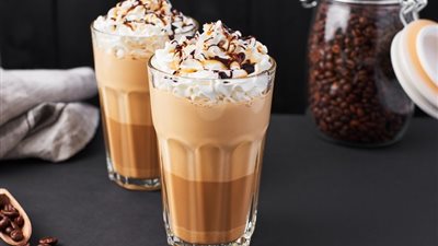 مثل الكافيهات .. طريقة عمل ميلك شيك القهوة في المنزل بخطوات بسيطة 