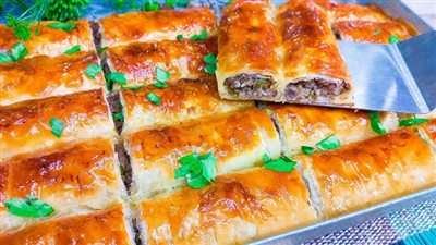 وصفة سهلة وسريعة .. طريقة عمل رولات الجلاش باللحمة المفرومة