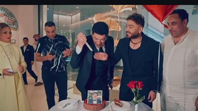 تامر حسني يمازح باسم سمرة في عيد ميلاده: 