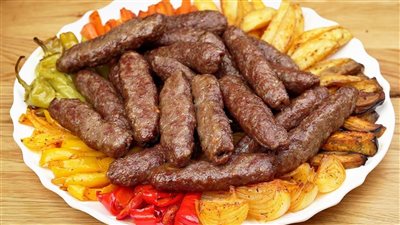  مثل المطاعم  .. طريقة عمل الكفتة المشوية بالفرن في مطبخك