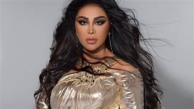 أحلام تخطف الأنظار بإطلالة سنابل القمح في منتدى الإعلام العربي 