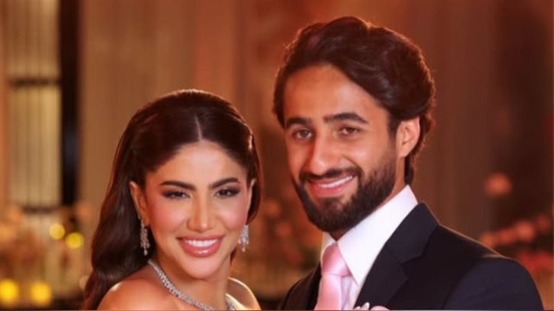 نور ستارز مع خطيبها