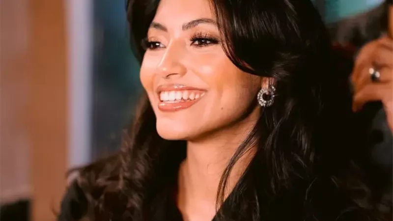 الفنانة مي الغيطي
