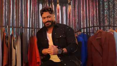 تامر حسني يكشف تفاصيل تعرضه لوعكة صحية ويطلب الدعاء لابنه آدم 